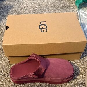 UGG Women's Burnt Magenta Goldenstar clogs